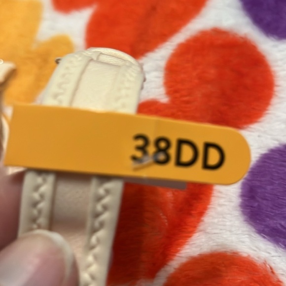 NWT Bali Women's Underwire, One Smooth U Ultra Light T-Shirt, Convertible Bra - Picture 8 of 10